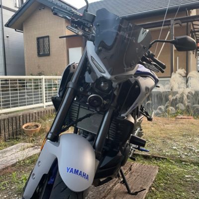 XaRWutLVfna1rlA's profile picture. あべまにあ あべまのライブは外せない。 バイク買いました。MT03 ゆっくり県北走ります