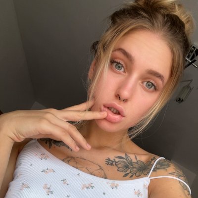 AnnaEwi50102456's profile picture. The one and only dream girl 😋🍭
 Subscribe and get an instant surprise 😉
This is my new and the only account !