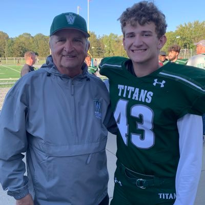 Retired grandfather of 5 love Chicago sports,Golf and my two favorite high school teams,Oswego East Wolves and Glenbard South Raiders.