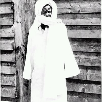 Talibé Serigne Touba.
j'ai choisi le Réal Madrid comme club de football, Sénégal.