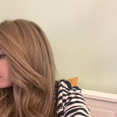 Kenzou_Ca's profile picture. Bonjour/ Hi, Maman, polyglot, third culture kid. Anti colonialist- Anti racist- soccer enthusiast.