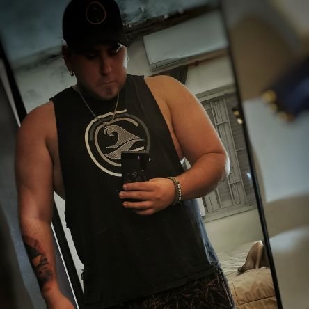 mateovandermey2's profile picture. Me banearon de mi primer cuenta por pelearme con mexicanos ahora voy por uruguayos.