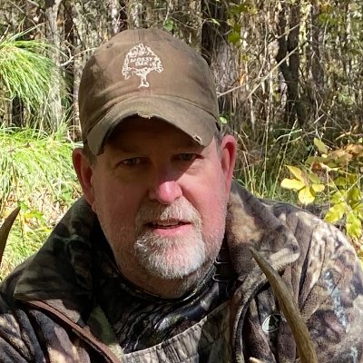 Christian, Libertarian leaning, Pro 2A. SFA grad. Father and husband. Hunter, fisherman, vegetable gardener, amateur photographer and part time genealogist.