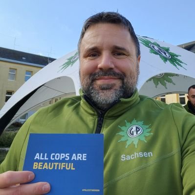 Hier twittert der Landesvorsitzender der Gewerkschaft der Polizei Sachsen. #gdpsachsen 