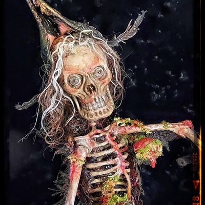 The art of Teddy and dolls.
I'm a fashion designer . I am engaged in creativity of creation of author's interior toys of dolls .I participate in international e