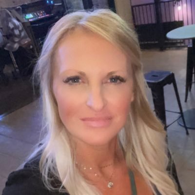 AmyLee369's profile picture. 