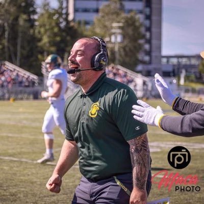 Assistant offensif aux Carabins de l’Université de Montréal Ⓜ️🏈