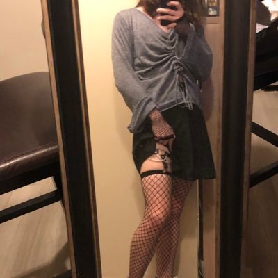 Sweetest_Robin's profile picture. 18+ /they/them she/her femboi (ie not a guy) just a silly little something 🥰, minors do not interact please DM’s open but i mostly reply to follower messages