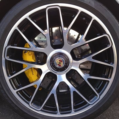 YOU2002421's profile picture. Mercedes AMG GTS→Porsche 911（991.1）turboS＋Porsche Boxster（986）。人間のフリをするのが趣味、特技は二足歩行。最終学歴は中卒のエリートパイロットマン