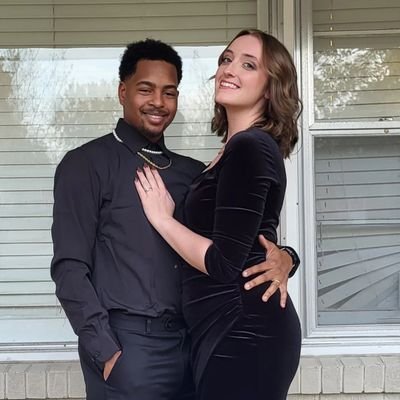 She/Hers
Mrs. Harrison💍💕NCSU alum🐺❤️🖤
Second Grade Teacher 📚👩🏼‍🏫
☭⚛️💗💜💙