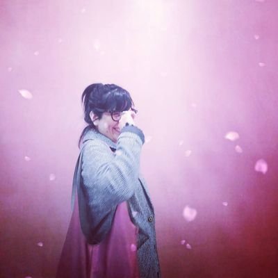 MyDiscoQueen's profile picture. #BrightYoungThings 🎩🍸✨
Dicen que sé 'algo' de medios, SM, gestión, marcas y gente... A veces trabajo en museos, a veces en corporativos✌🏼.