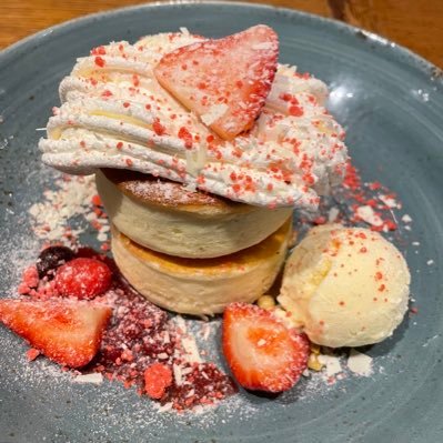 almond10066's profile picture. 