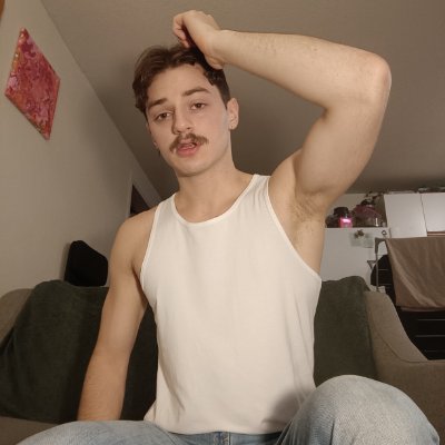 Hi I'm trav! I wanna be your fucktoy :D