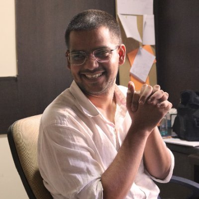 ढीली करो धनुष की डोरी, तरकस का कस खोलो।
किसने कहा, युद्ध की बेला चली गयी, शांति से बोलो?
Co-Founder and Editor @aayudhMedia
https://t.co/KHHMAQuCNw