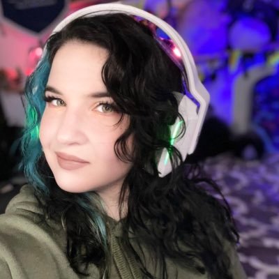 @Twitch Partner ✩ Partnered with @ADVANCEDgg ✩ Dead By Daylight Streamer ✩ she/her ✩ contact@oryen.gg