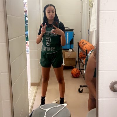 c/o 2025 | 5'7 shooting gaurd | Edmond, OK | Santa Fe South High school | 3.7 gpa | AAU- @ok_royallegacy