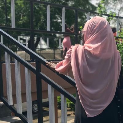 bisodun_'s profile picture. FEMINIST. Medical student.