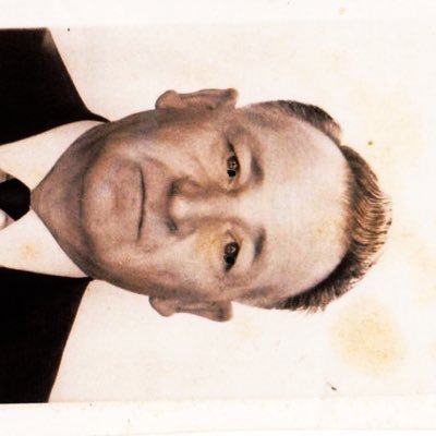Aggressively non-aggressive libertarian computer dude.  Music, books, Hearthstone, video games, fun.
