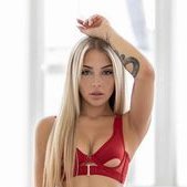 Clare Eloise (@clareeloise2) 's Twitter Profile