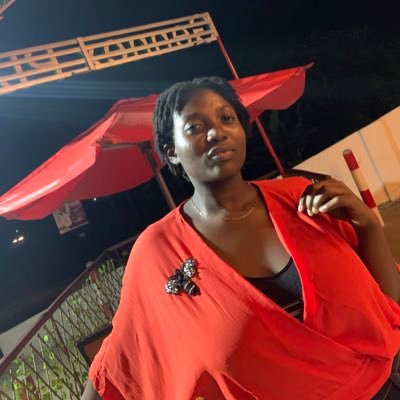 a foodie😂, Chelsea and Tennis fanatic,loves the gym💪,smiles a lot and enjoy life.......