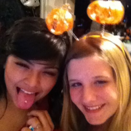 Alexis, Im 13. Get to know me i love to meet new people. :) Get to knowme. Follow i Follow Back. :)