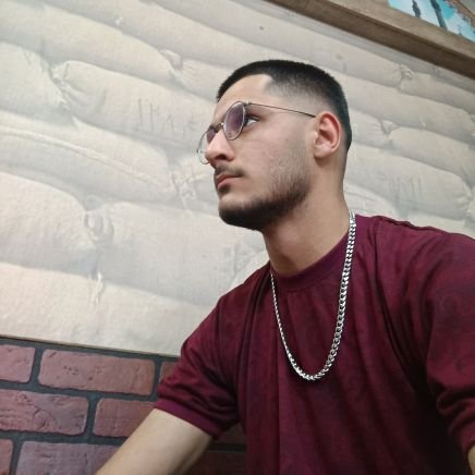 hamedkarimi5318's profile picture. عزیز دلم ابد در پیش داریم