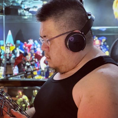 Big/nerd/gunpla builder/hotblooded/gym posting, but sincerely, nothing xrated here 裡面沒什麼色色的,只是一個大胖宅男狂po重訓後的自拍