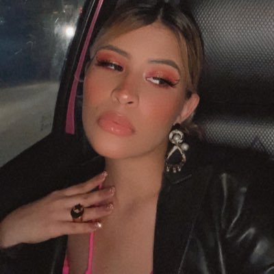 Fᴀʙɪᴏʟᴀ Aɴɢᴇʟɪsᴇ, 1998 | ig: @glambotika @glambotikart| 🇵🇷 Industrial Biotechnology @UPRM 🧬 | mom