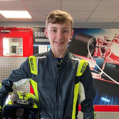 15 years old Racing Driver & Simulator Racer trying to make it into the racing world