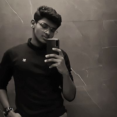 YashBerde's profile picture. 