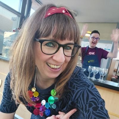 Co-Pilot TeamBBs. London/Luton made. Northern tendencies. Arsenal/Walks/FPL/Tatty Devine. Part of @NorthernSoulLtd. Unpaid, FT carer navigating #alzheimers