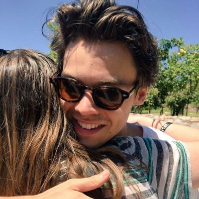 hrryreviews's profile picture. harry styles reviews