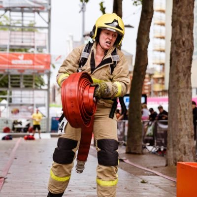 #firefighter👩🏼‍🚒 @LancashireFRS @BU_DMC MSc student, ex-journo @bbcNWT @CNBC @BloombergTV #Ironman. Tall. Girl Guide Leader. Single mum. @FRSA_uk exec member