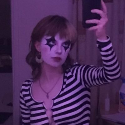 figpeel's profile picture. batposting