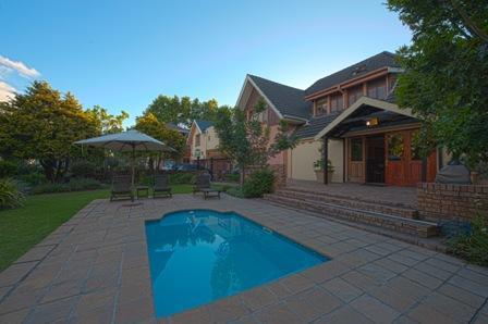 RondeboschManor's profile picture. Rondebosch Manor is a friendly establishment offering quality accommodation and services. We are well located, near to UCT, Newlands Cricket & Rugby.