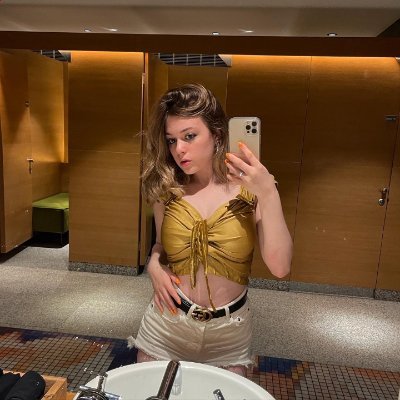 NayeemNayyar's profile picture. Painter
Investor
Thinker