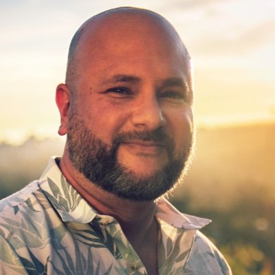 TEDx Speaker | Creative AI Explorer simplifying content production for Marketers and Brands 🔥