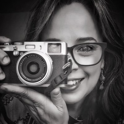 Politóloga mexicana 🇲🇽 UNAM, profesional de la Economía social, Educación, Fotógrafa y Arteterapeuta | Vocal @F_ArteContraVio
