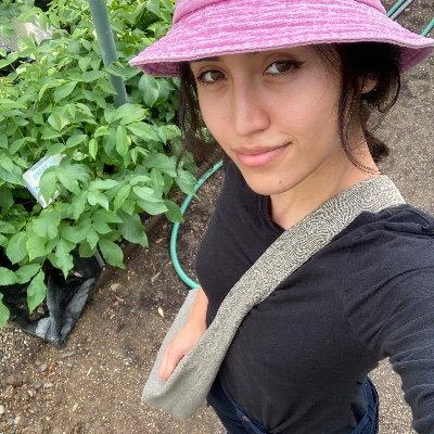 a saleswoman? (she/her) 🐄 🌈 👩🏽‍🌾