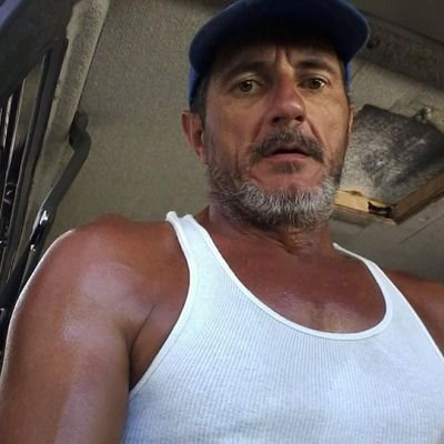 UnlearntRedneck's profile picture. 