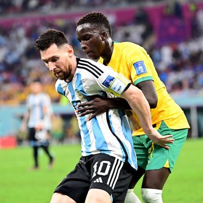 bensardelic's profile picture. 🕳