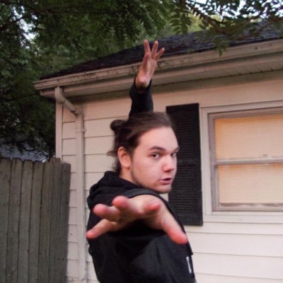 seanisadeadude's profile picture. Student, Journalist and photographer 📸