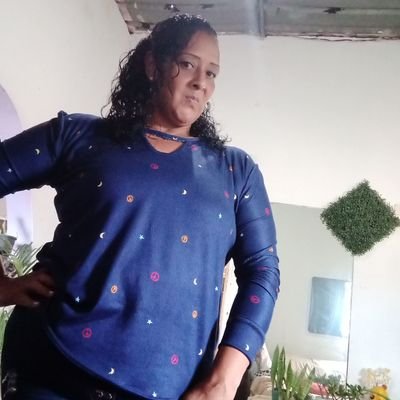 Me gusta diseño de ropa de niñas...la naturaleza..escuchar musica