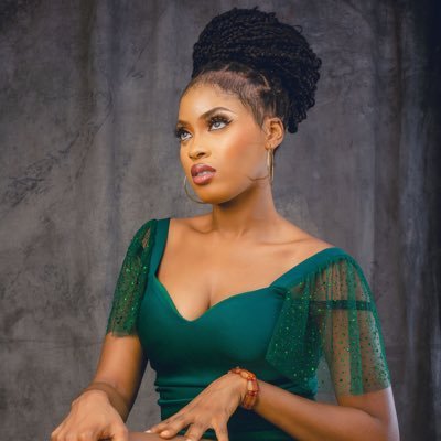 Ex Beauty Queen👸 Lover of God✝️ Rant Queen🔊WRITER▫️MODEL◽️BIOCHEMIST▫️HOST Multifaceted GEM 💎 Polymath 🧠