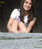 Ariana ,Sou ciumenta , inteligente , bipolar e determinada ! segue ai ?!
Sigo de volta =)