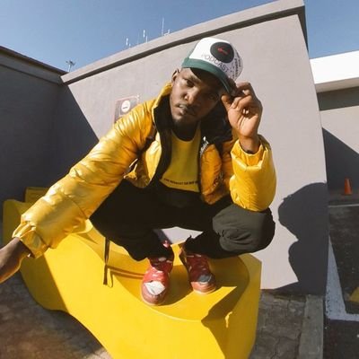 IamDeroMoe °
Creative MusicVideos Director SetDesigner | Photography
Cinematographer : Colorist : OM Film BTS Camera operator💸💸:1st Editor@Ofentse Mwase Films