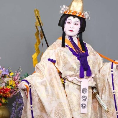 世界の国々と文化交流、難民の自立支援のサポートも。元化粧品メーカー研究員、薬剤師、医科学修士、現在農学系PhD studentパレスチナ刺繍を研究。日本舞踊正派若柳流名取。パレスチナ刺繍帯プロジェクト。日本・世界の食文化イベント。令和7年度外務大臣表彰受賞
