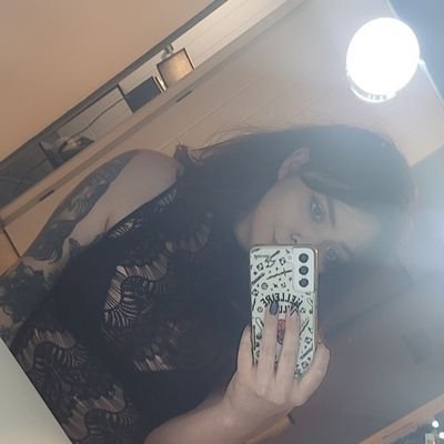 SpencerBLUR's profile picture. Keep your hands dry and your dreams wet