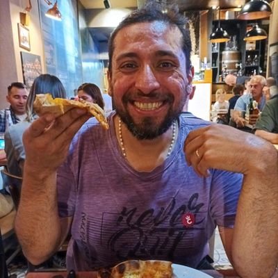 Conversista profesional, amante de la comida y el fútbol. ¡Hoy felizmente casado y criando a Aurora la Bella ! Tweets a título personal.