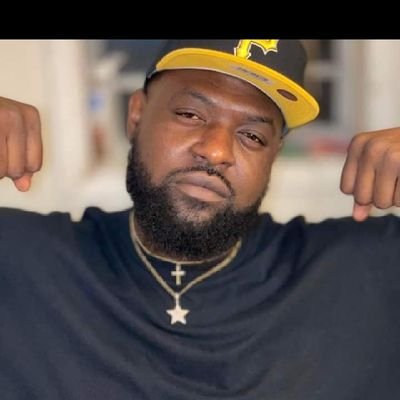 I'm a dark skin Haitian that stays in my own lane and mind my own business I'm most definitely laid back. And keep to myself 💯 I love to sing on my free time..
